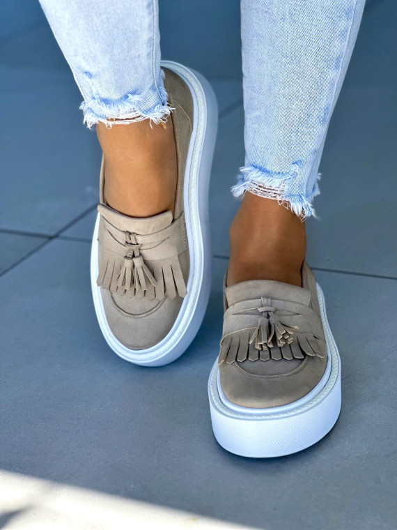 Modne-bezowe-mokasyny-damskie-skorzane-OLEKSY-na-wygodnym-grubym-spodzie-polskiej-produkcji