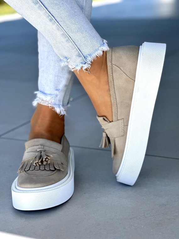 Modne-bezowe-mokasyny-damskie-skorzane-OLEKSY-na-wygodnym-grubym-spodzie-polskiej-produkcji