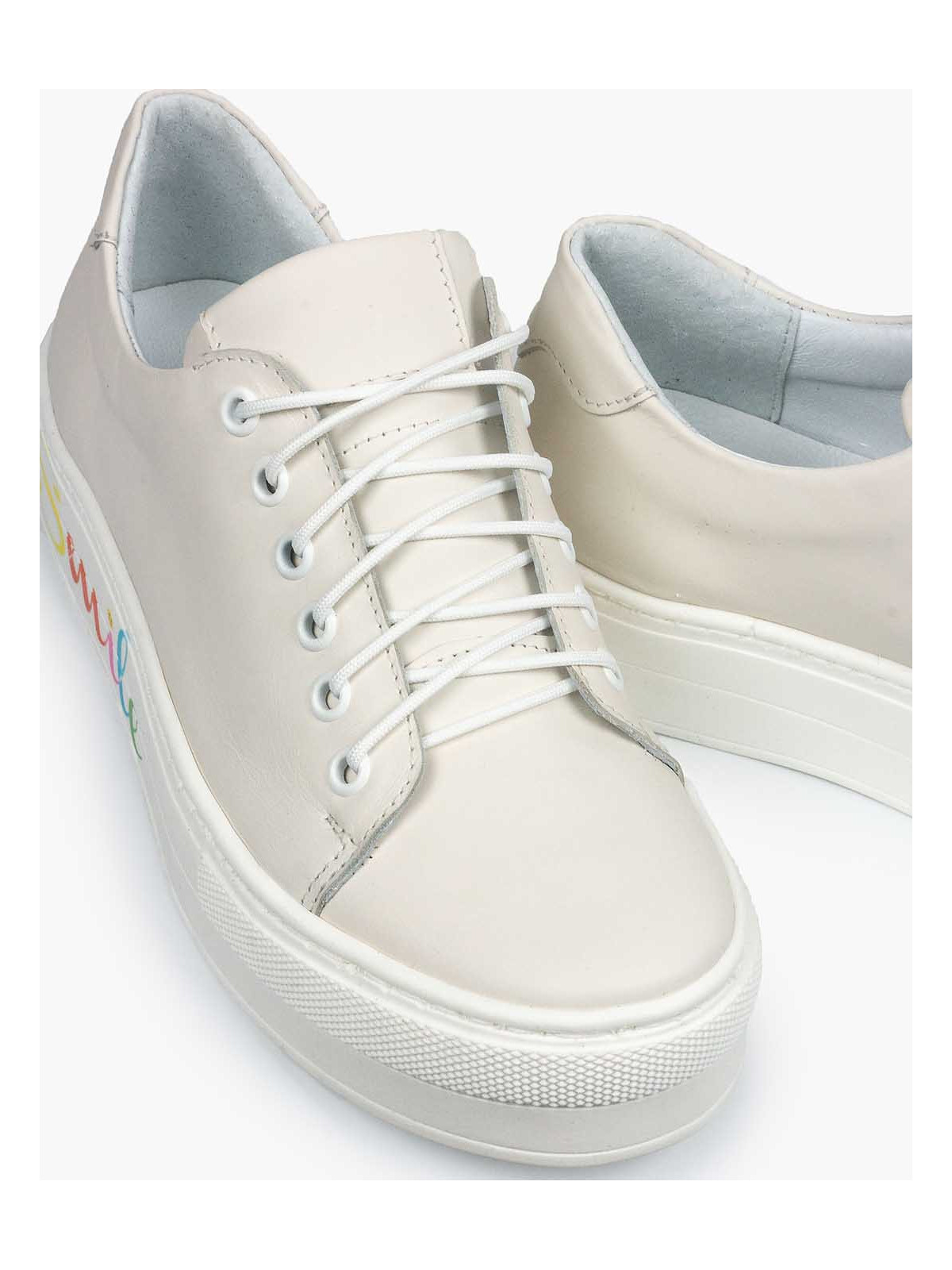 Białe trampki damskie skórzane