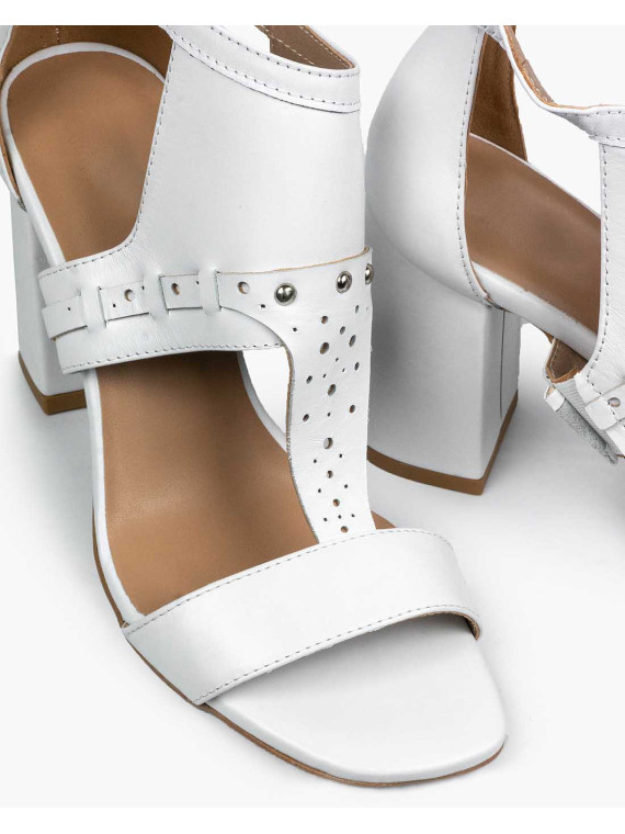 Białe sandały damskie skórzane