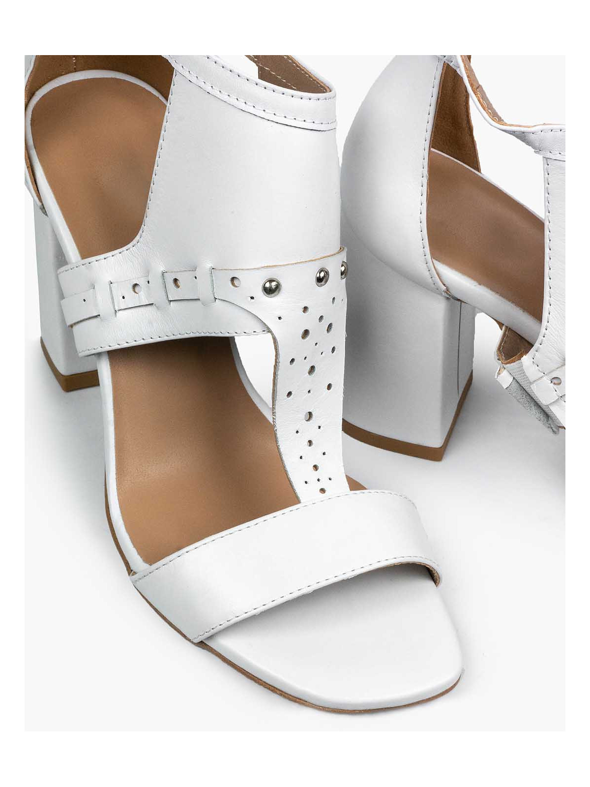 Białe sandały damskie skórzane