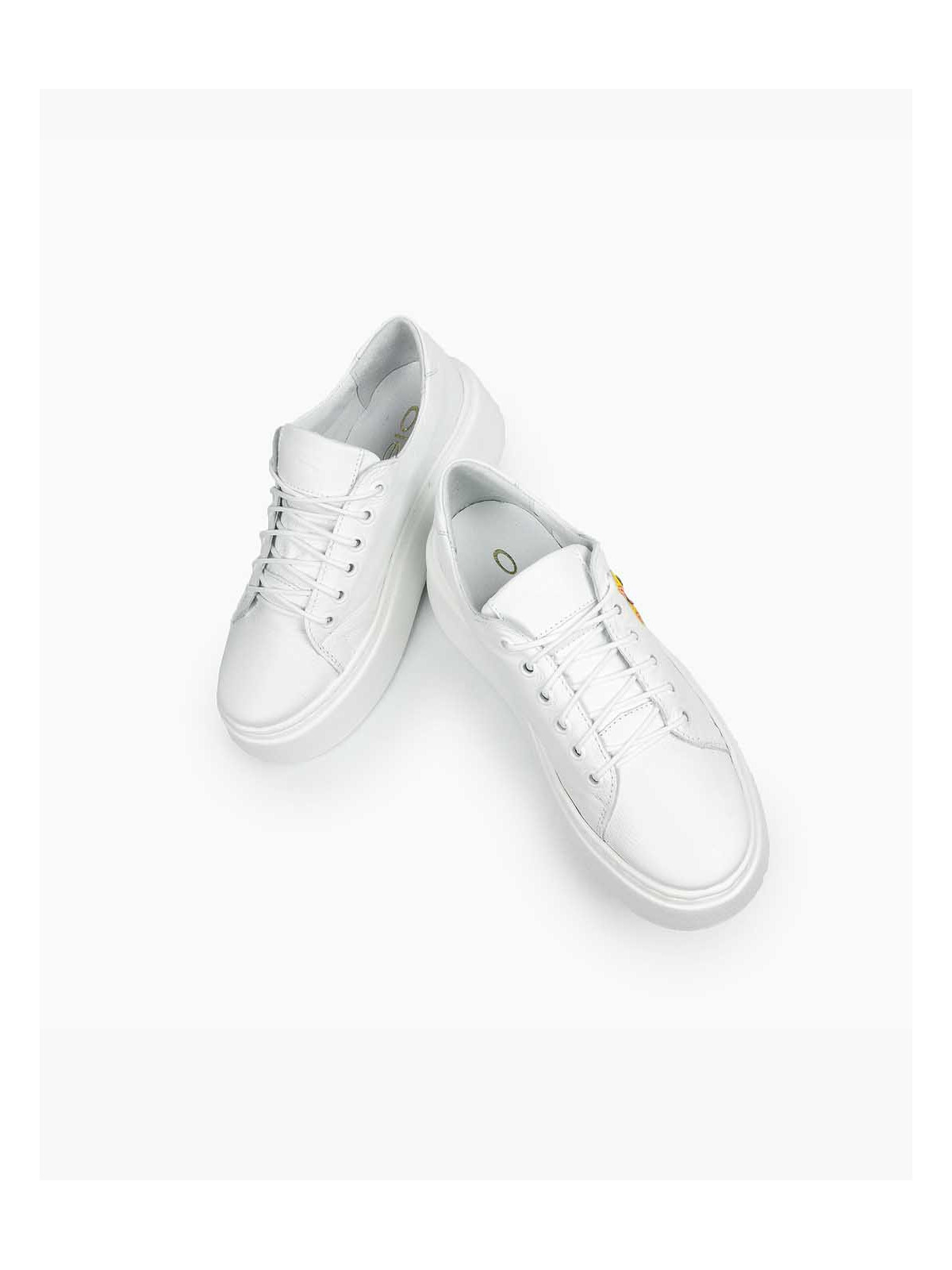 Białe trampki damskie skórzane