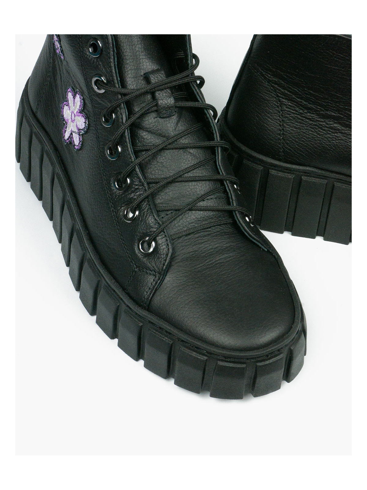 Czarne trampki damskie skórzane