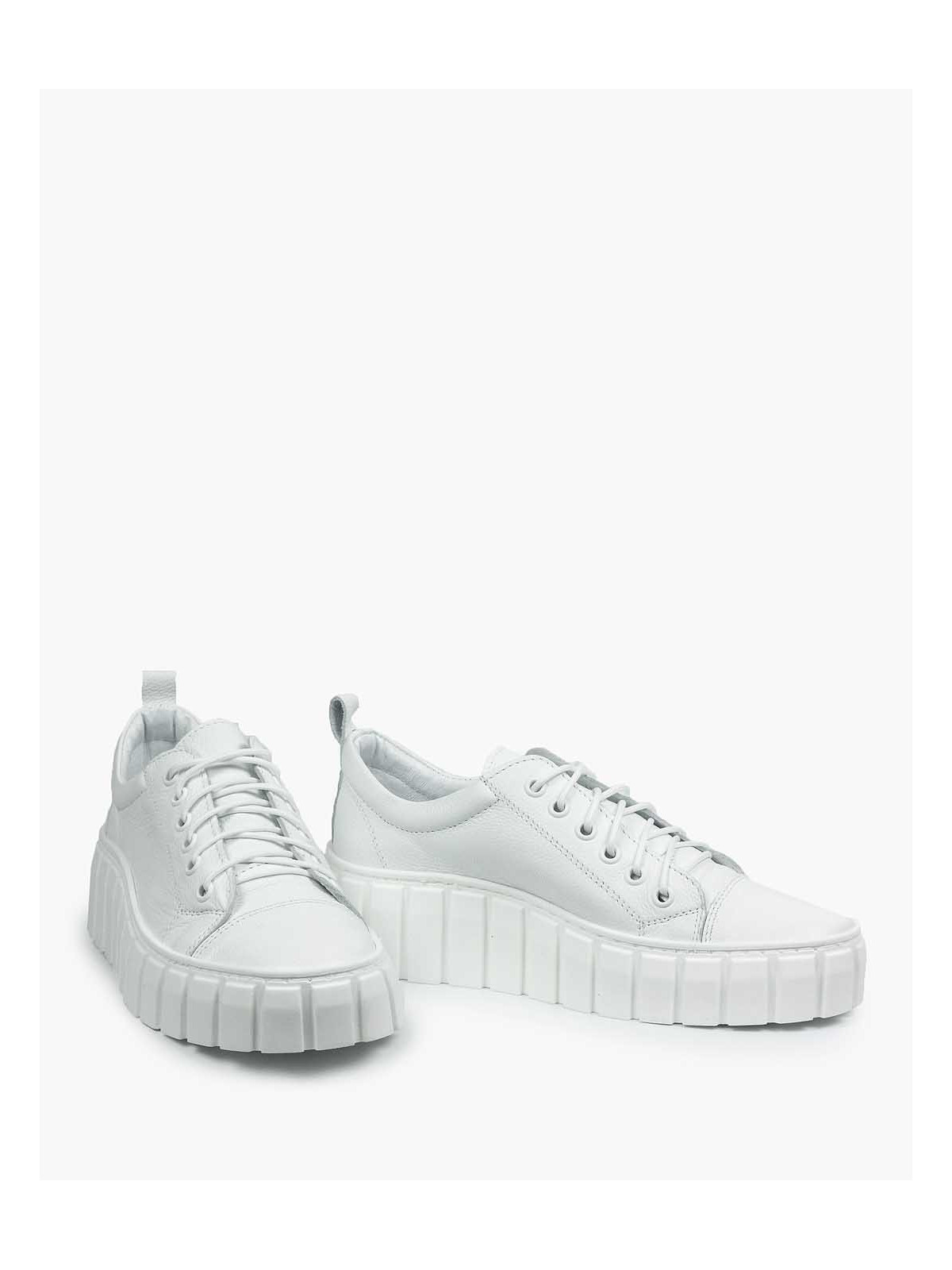 Białe trampki damskie skórzane