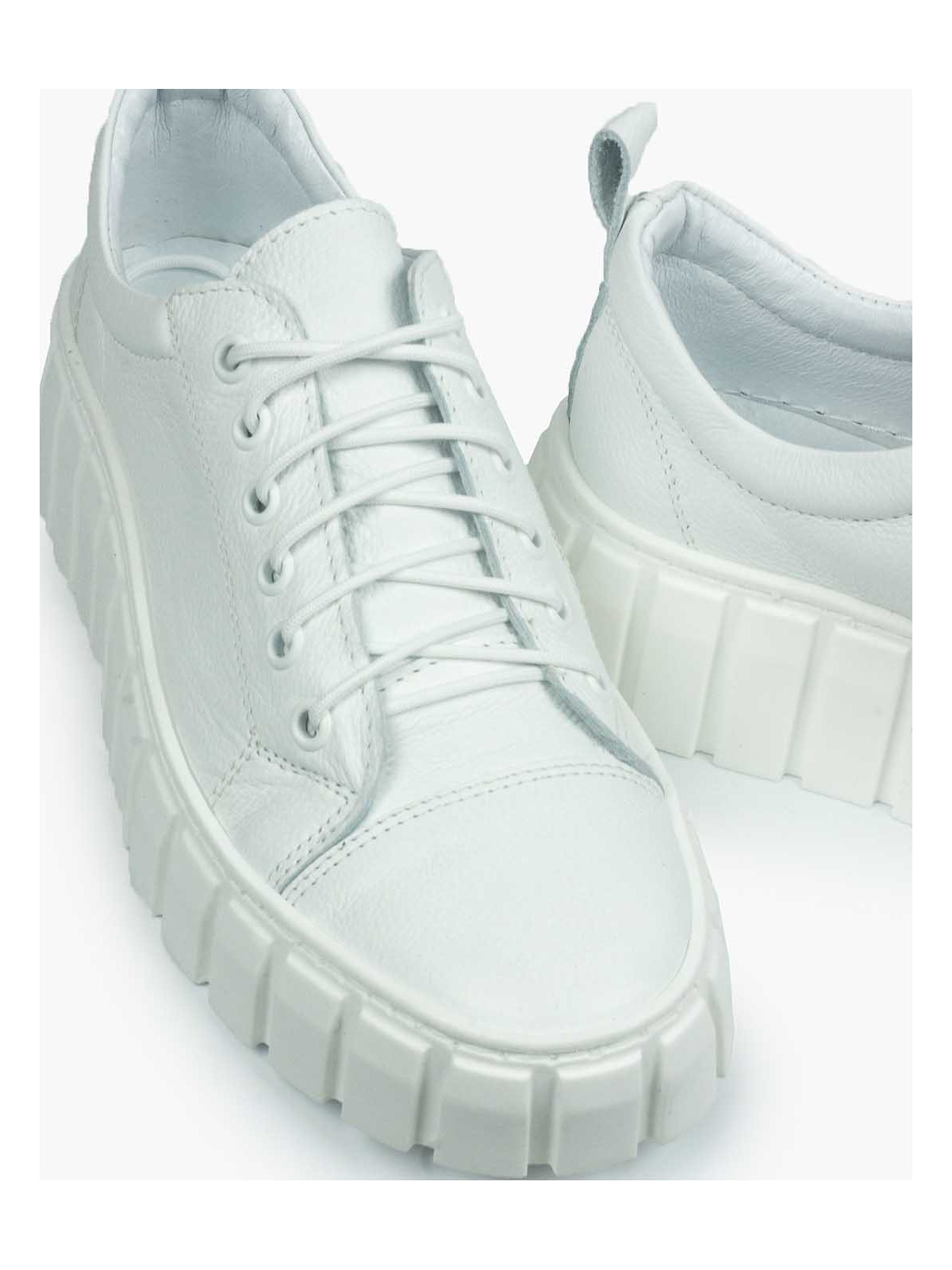 Białe trampki damskie skórzane