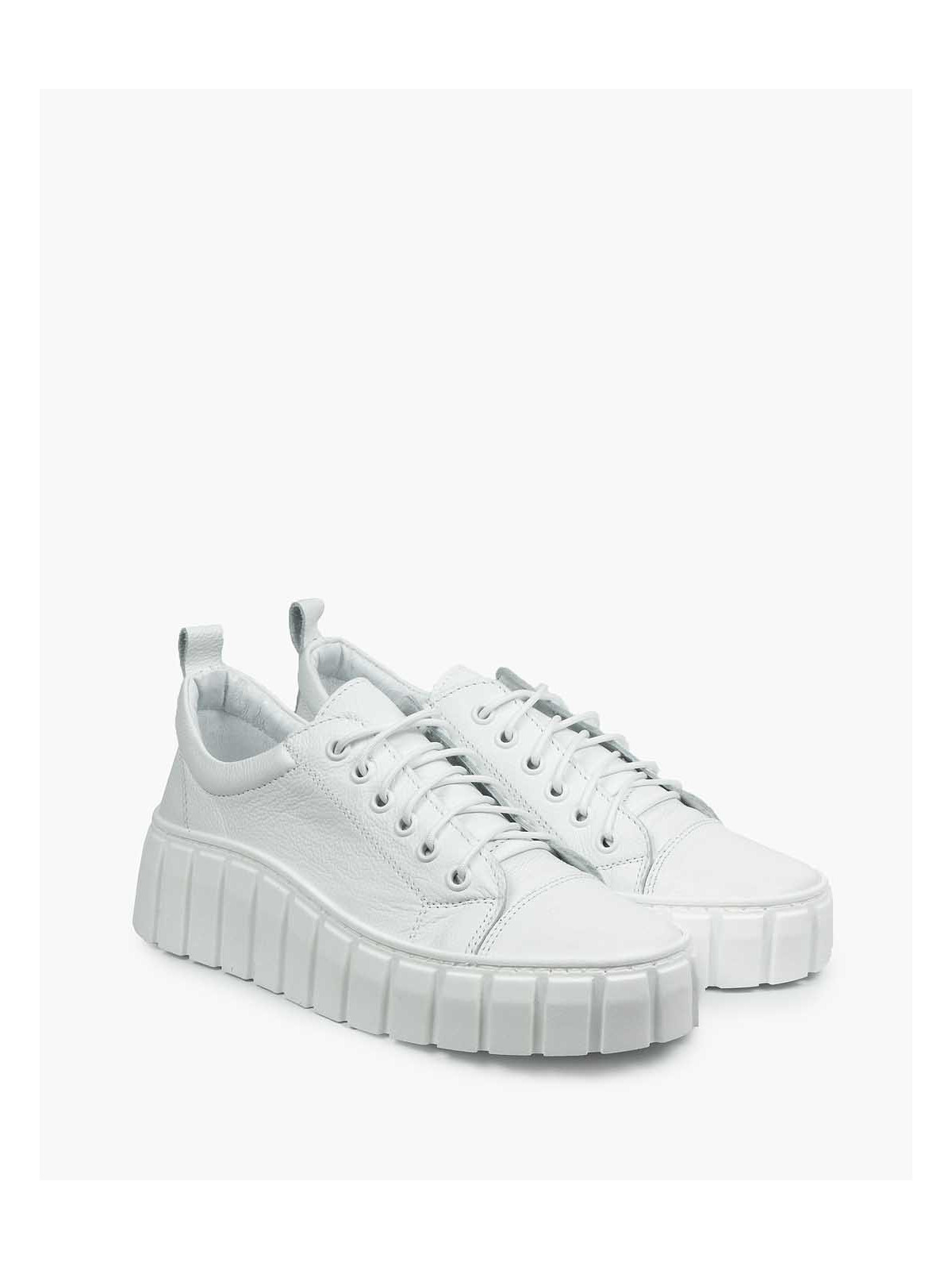 Białe trampki damskie skórzane