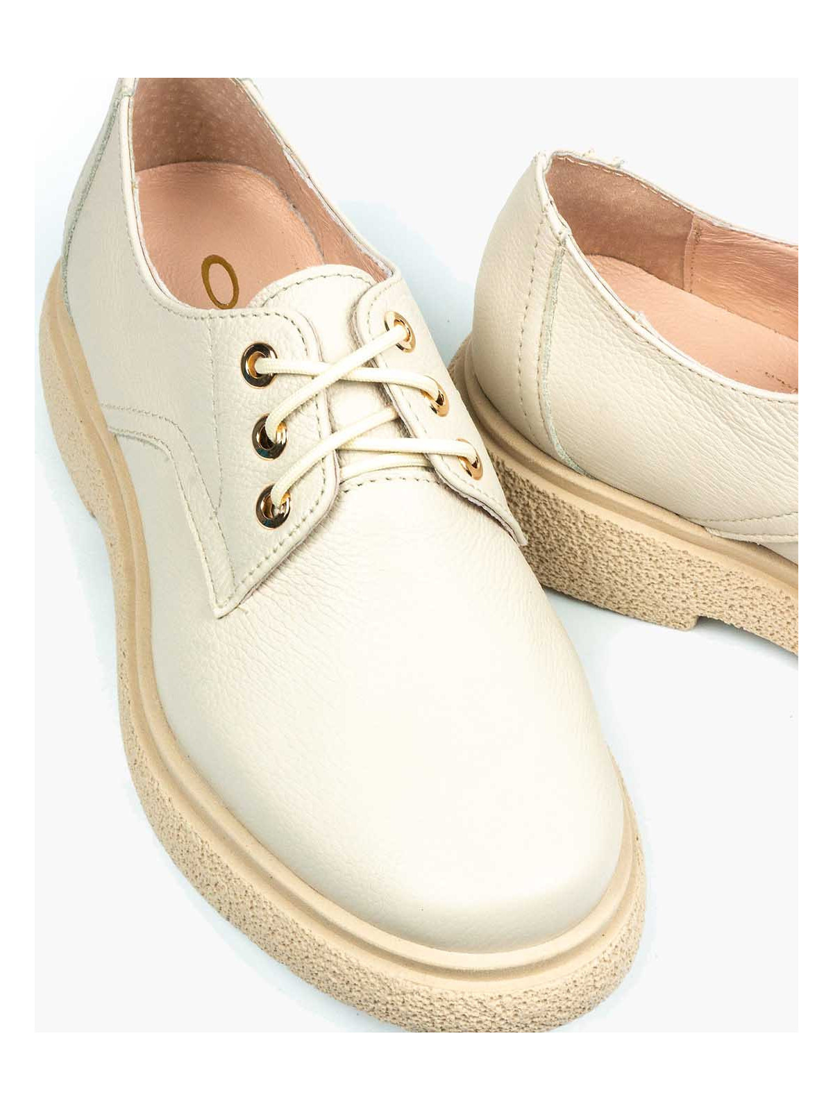 Beżowe półbuty damskie skórzane