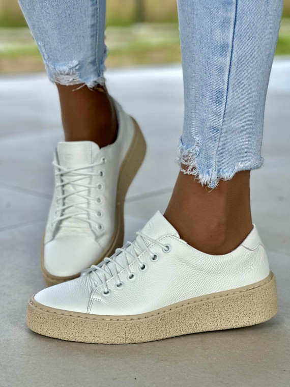 Białe trampki damskie skórzane OLEKSY polskiej produkcji na beżowej grubej podeszwie