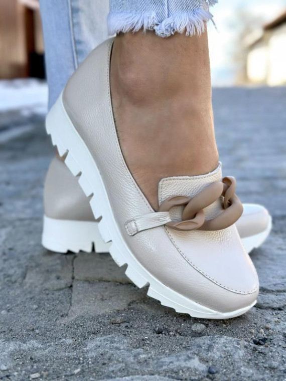 Beżowe półbuty damskie skórzane