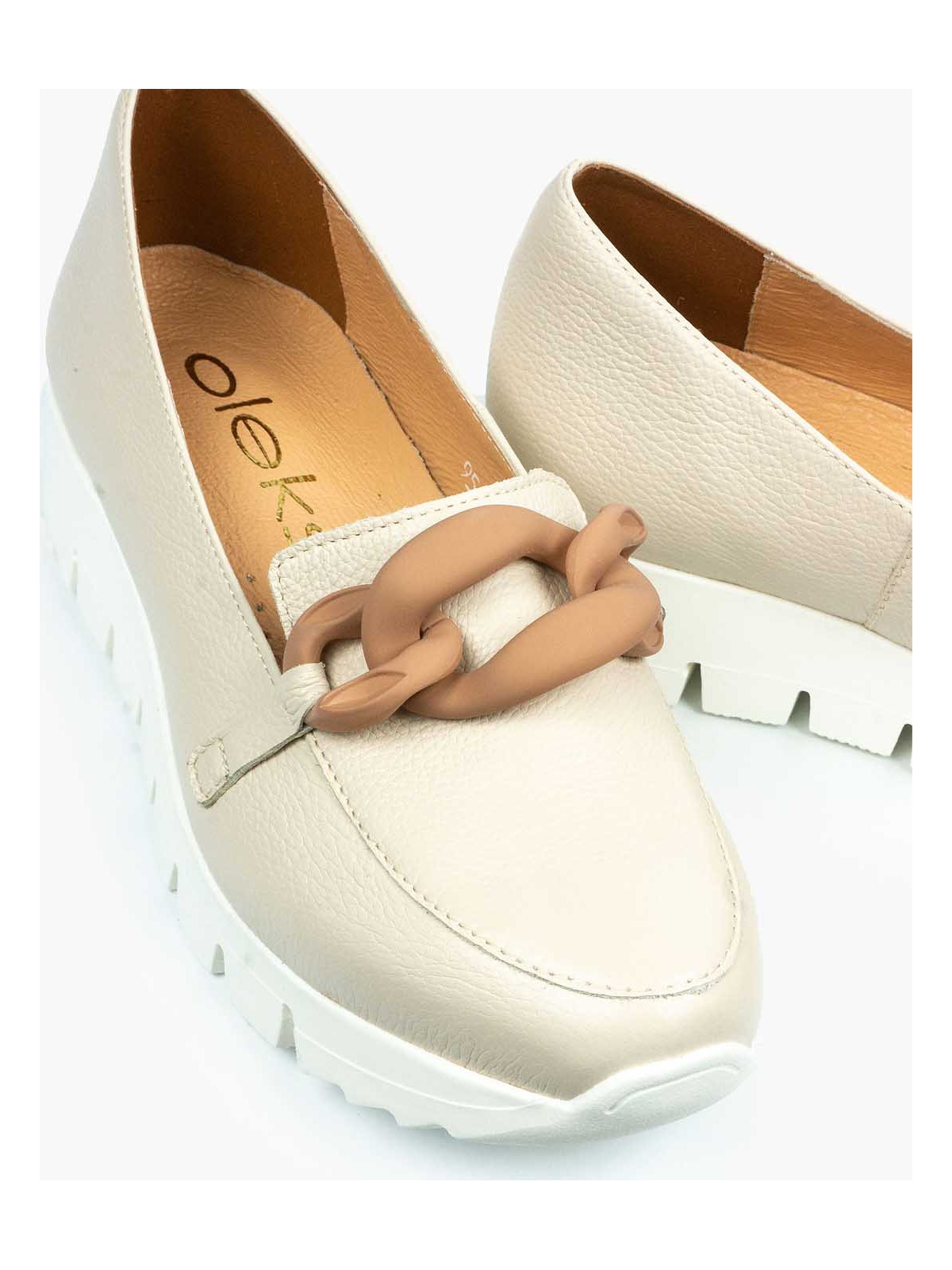 Beżowe półbuty damskie skórzane