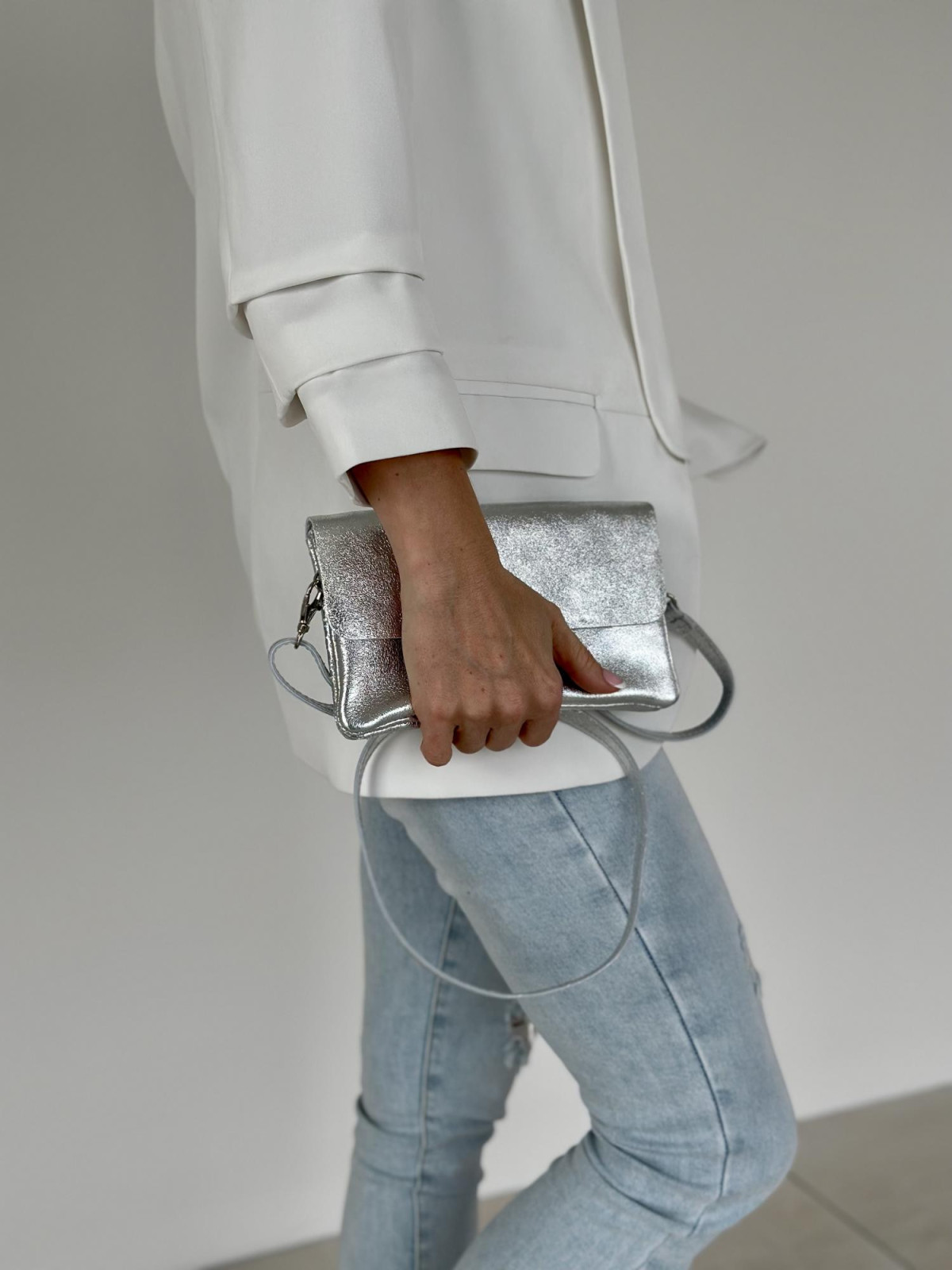 Srebrna torebka damska skórzana