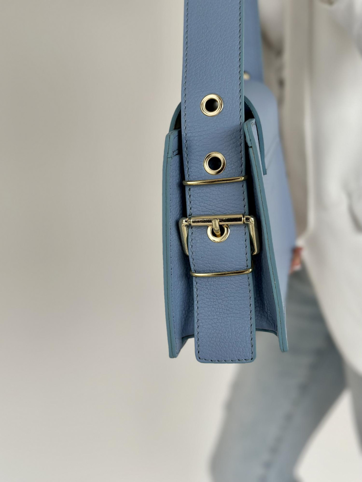 Niebieska torebka damska skórzana