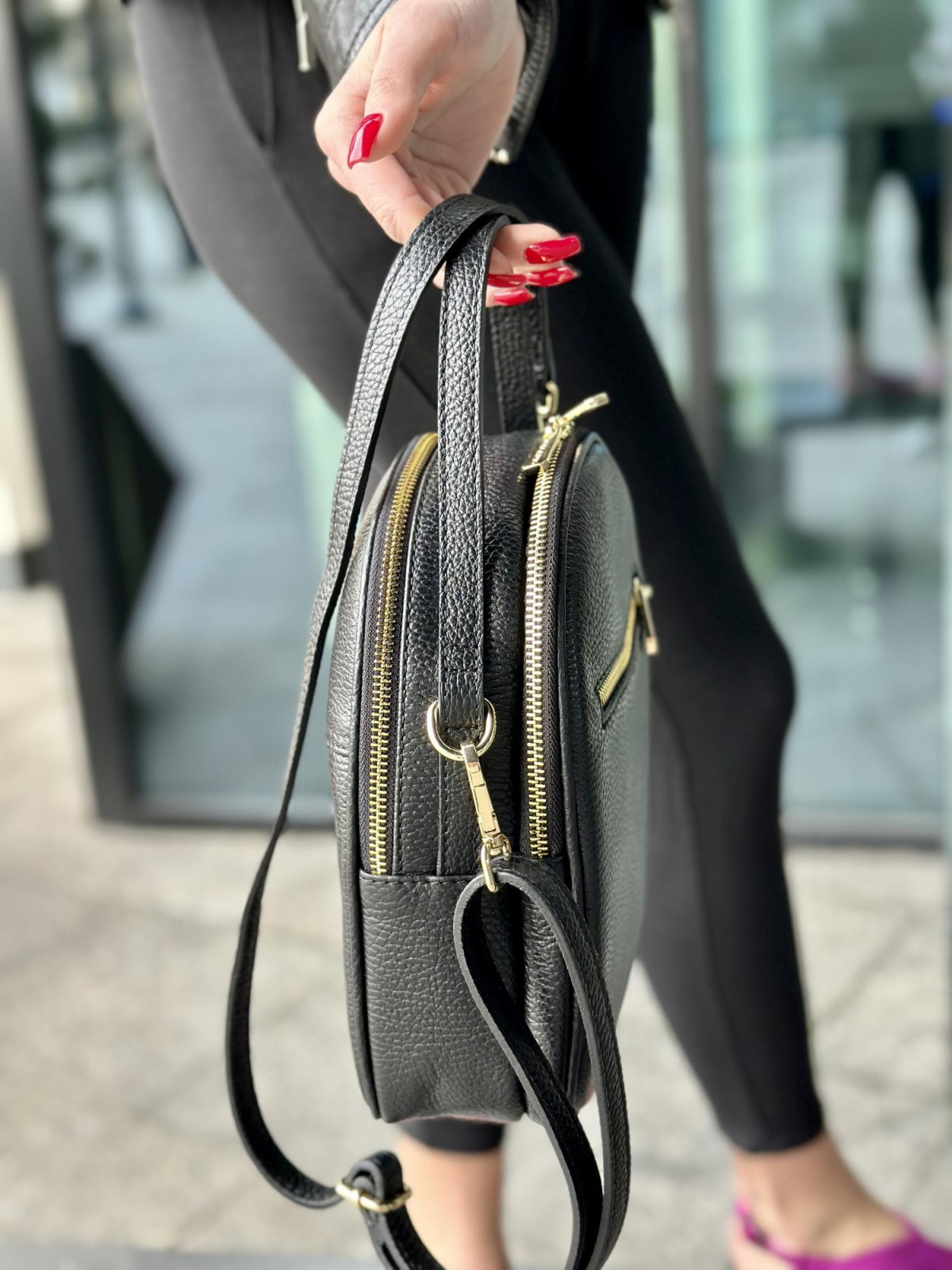 Czarny plecak damski skórzany