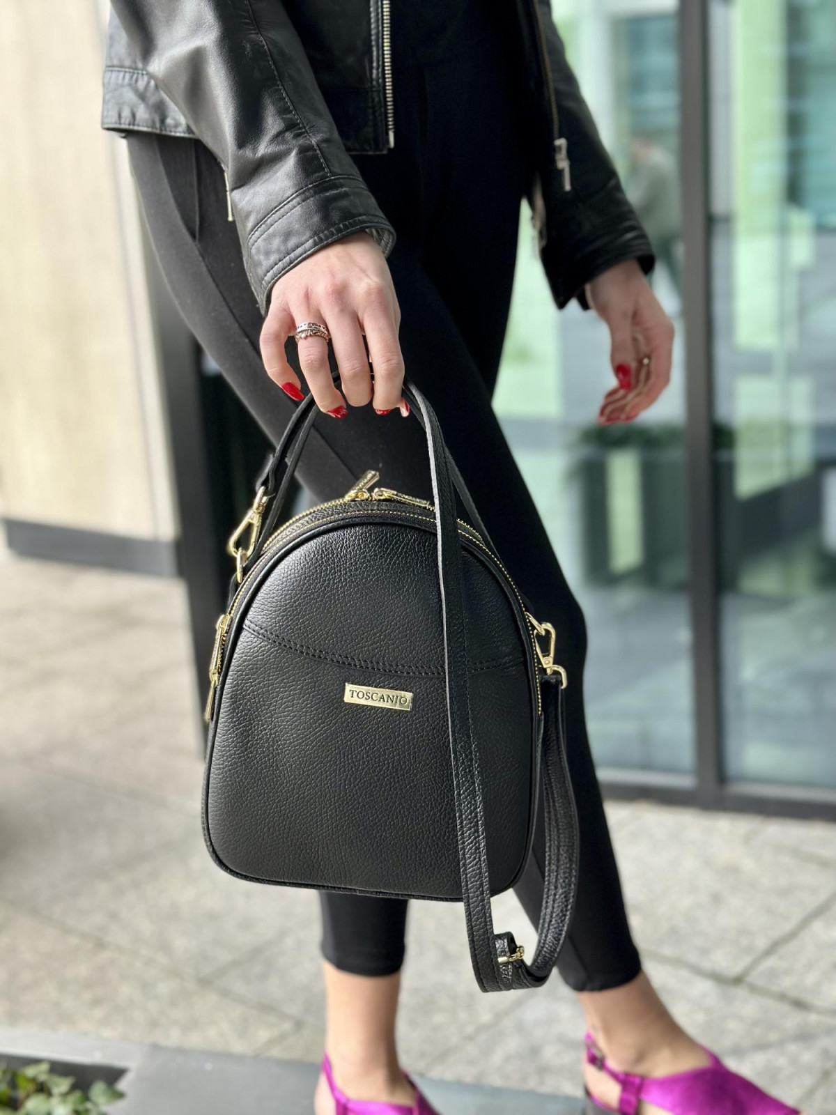 Czarny plecak damski skórzany