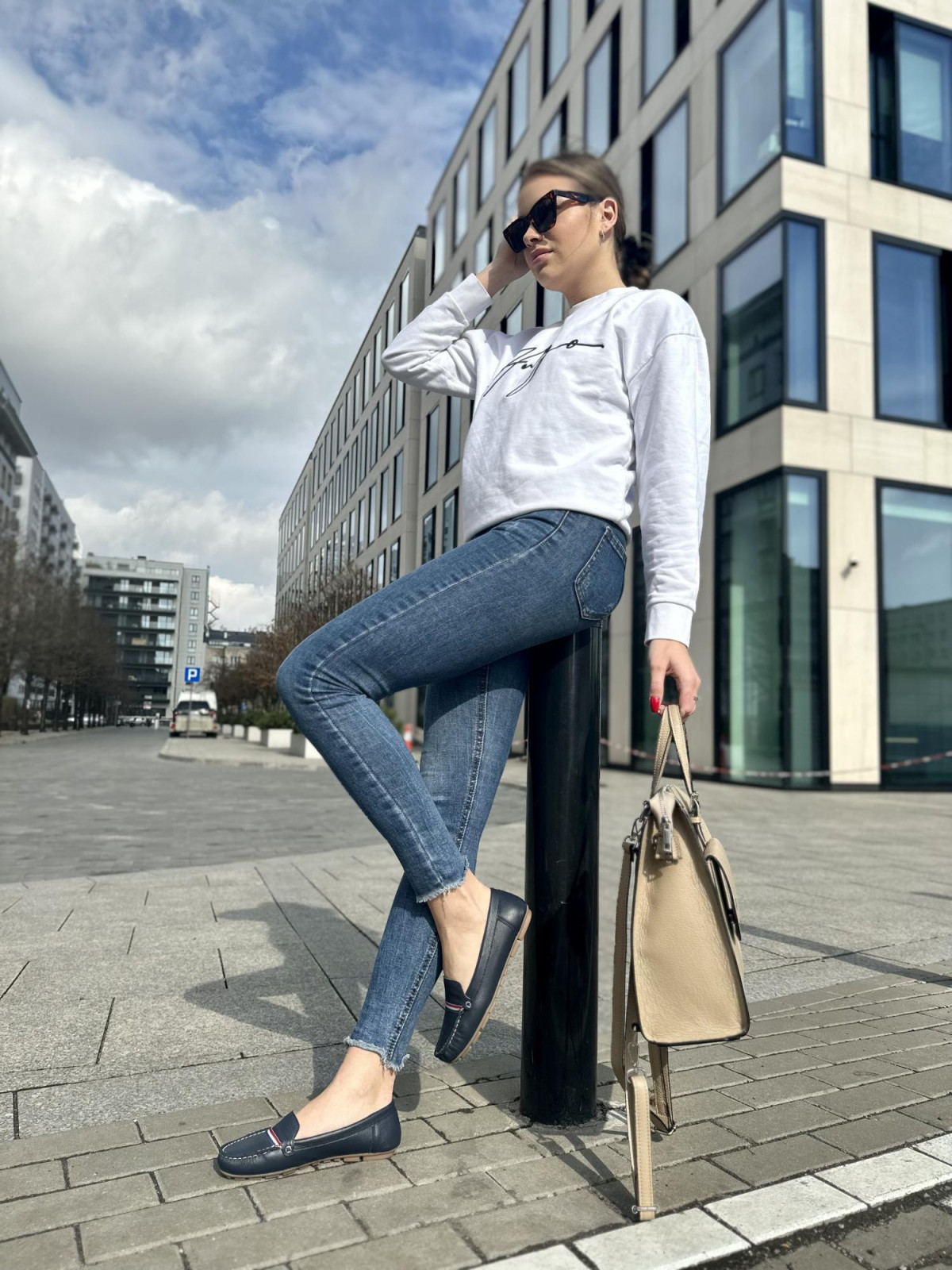 Beżowa torebka damska skórzana