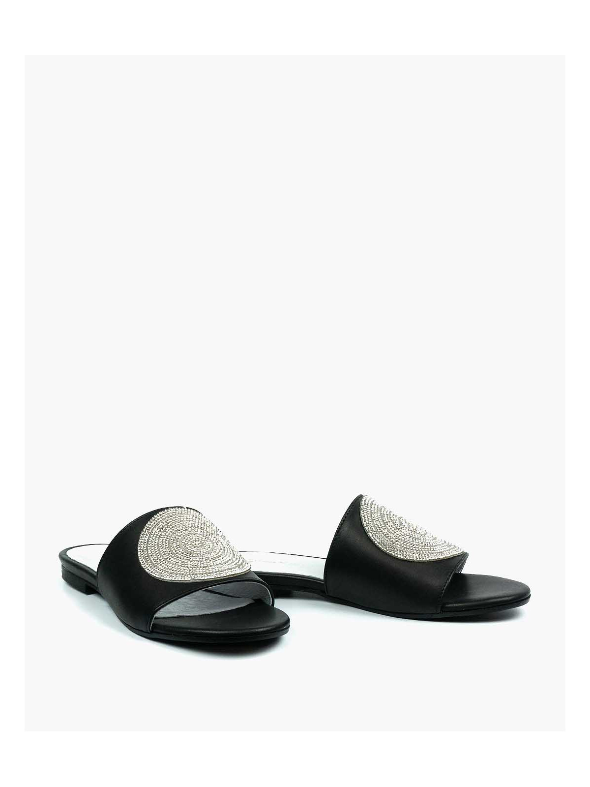 Czarne klapki damskie skórzane