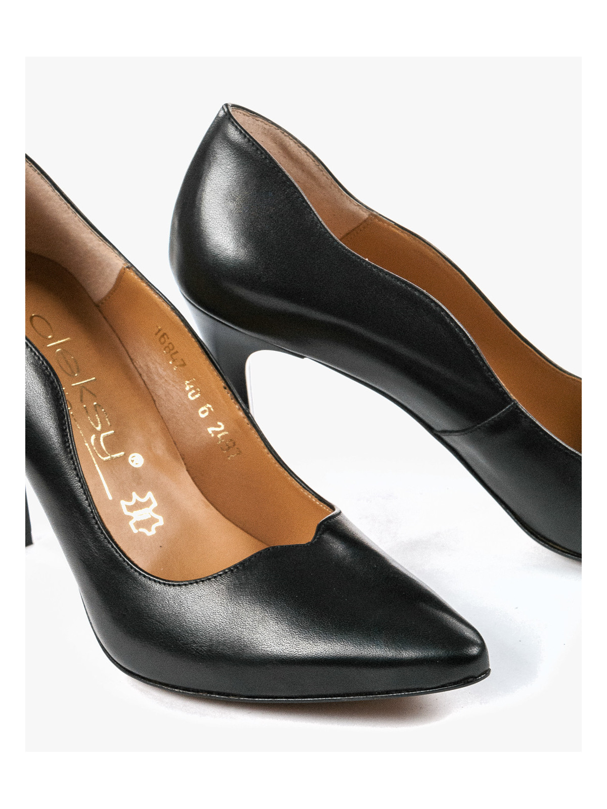 Czarne czółenka damskie skórzane