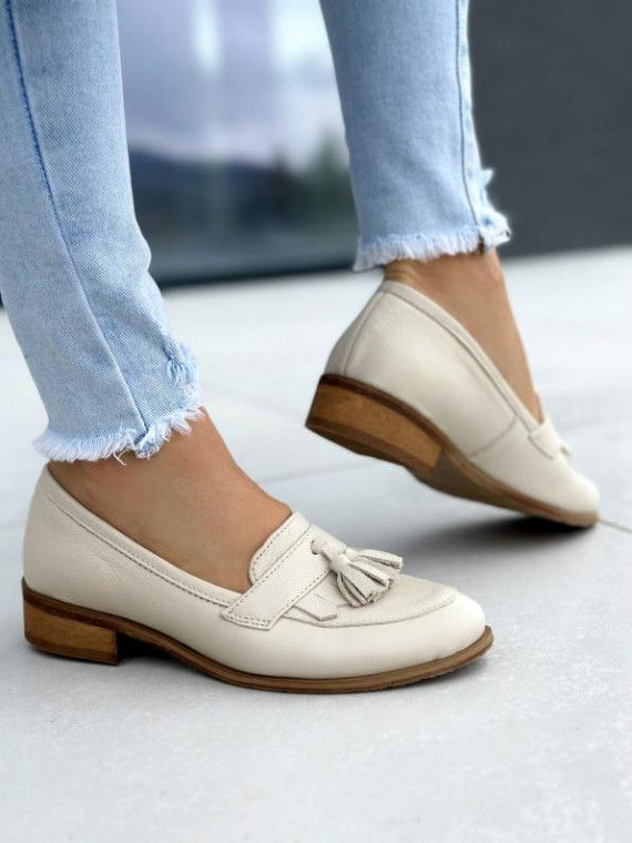 Beżowe mokasyny damskie skórzane