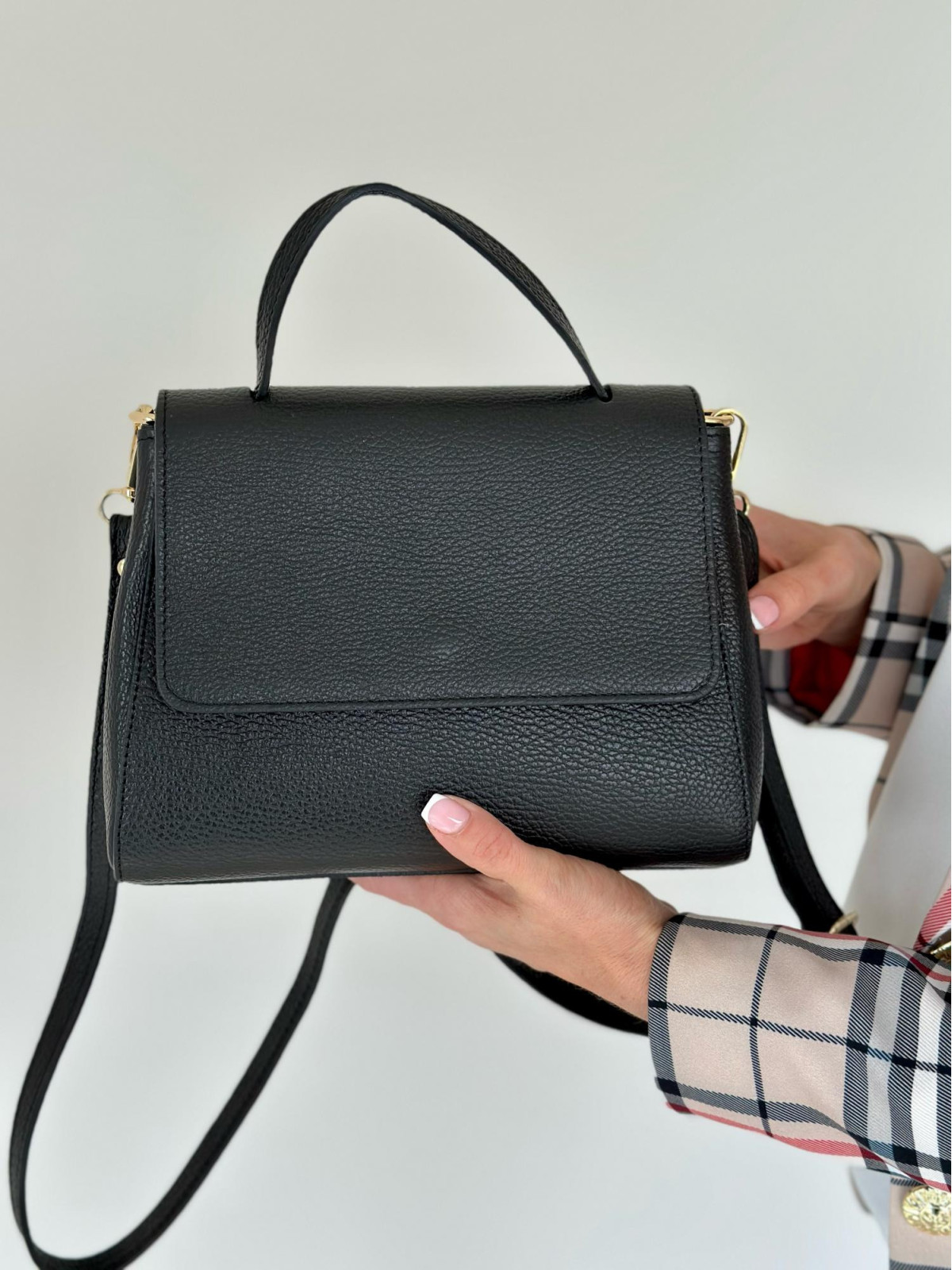 Czarna torebka damska skórzana