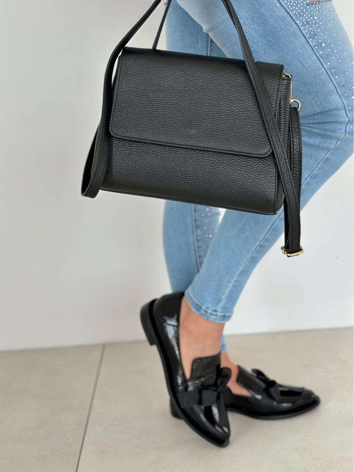 Czarna torebka damska skórzana