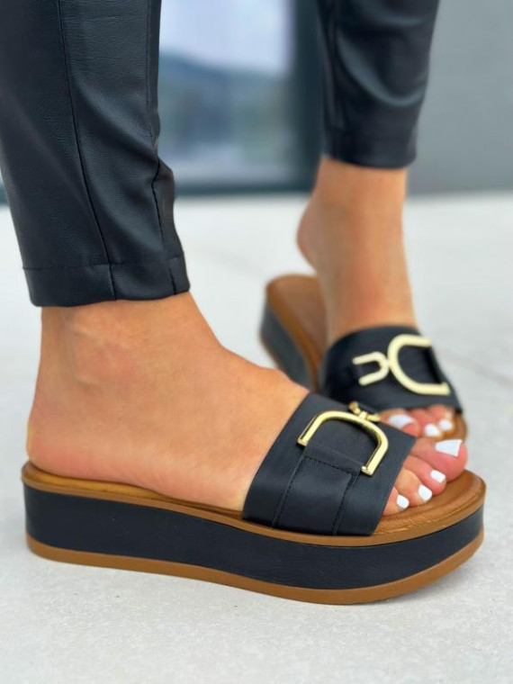 Czarne klapki damskie skórzane