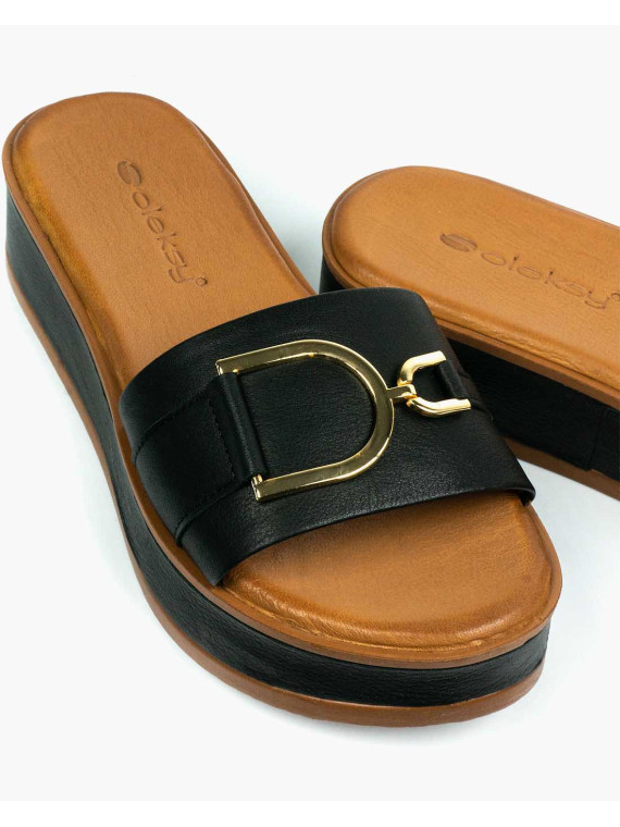 Czarne klapki damskie skórzane