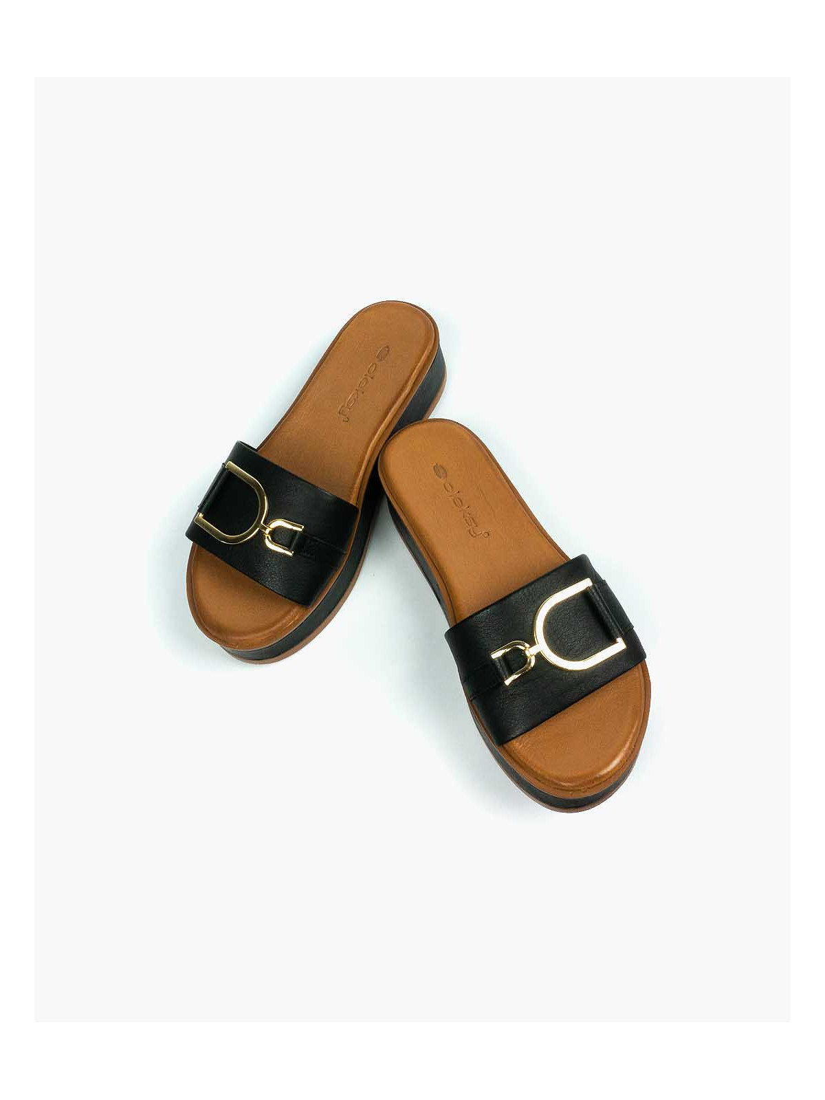 Czarne klapki damskie skórzane