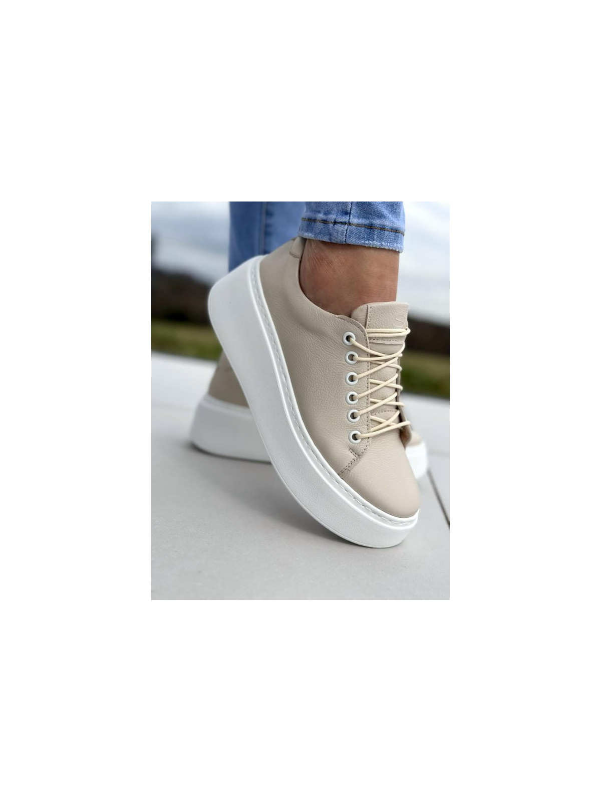 Beżowe trampki damskie skórzane