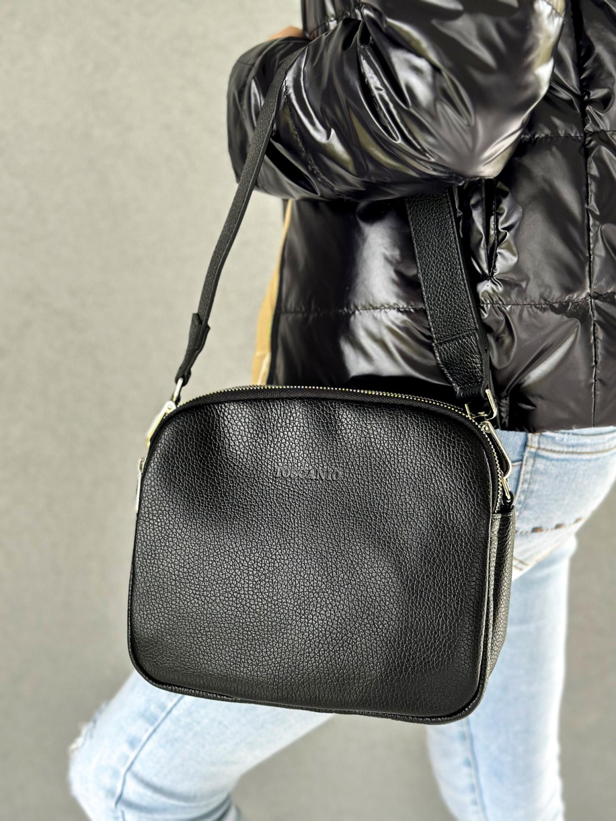 Czarna torebka damska skórzana