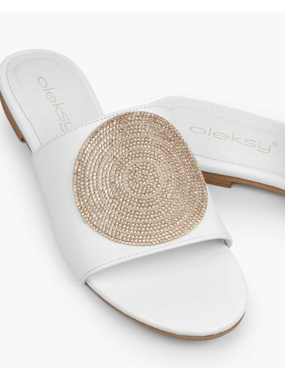 Białe klapki damskie skórzane