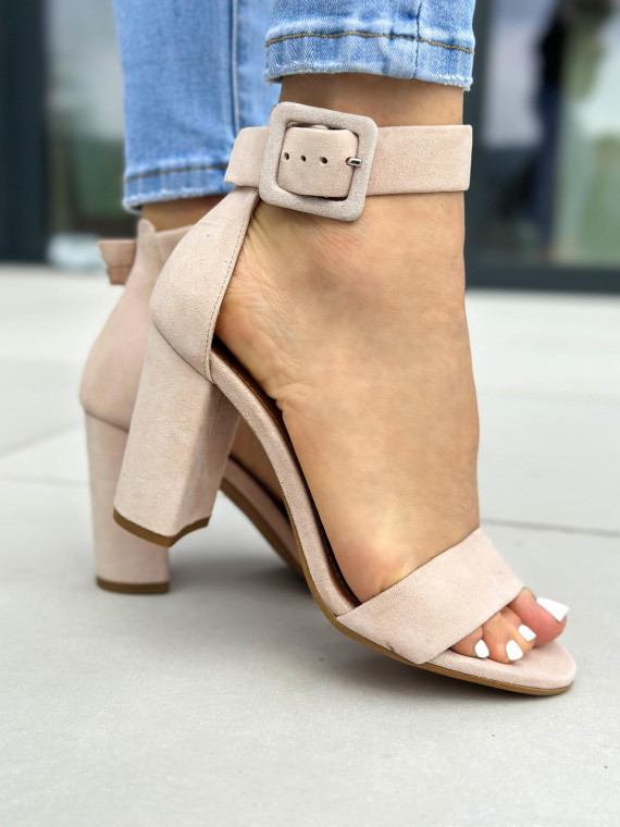 Beżowe sandały damskie skórzane