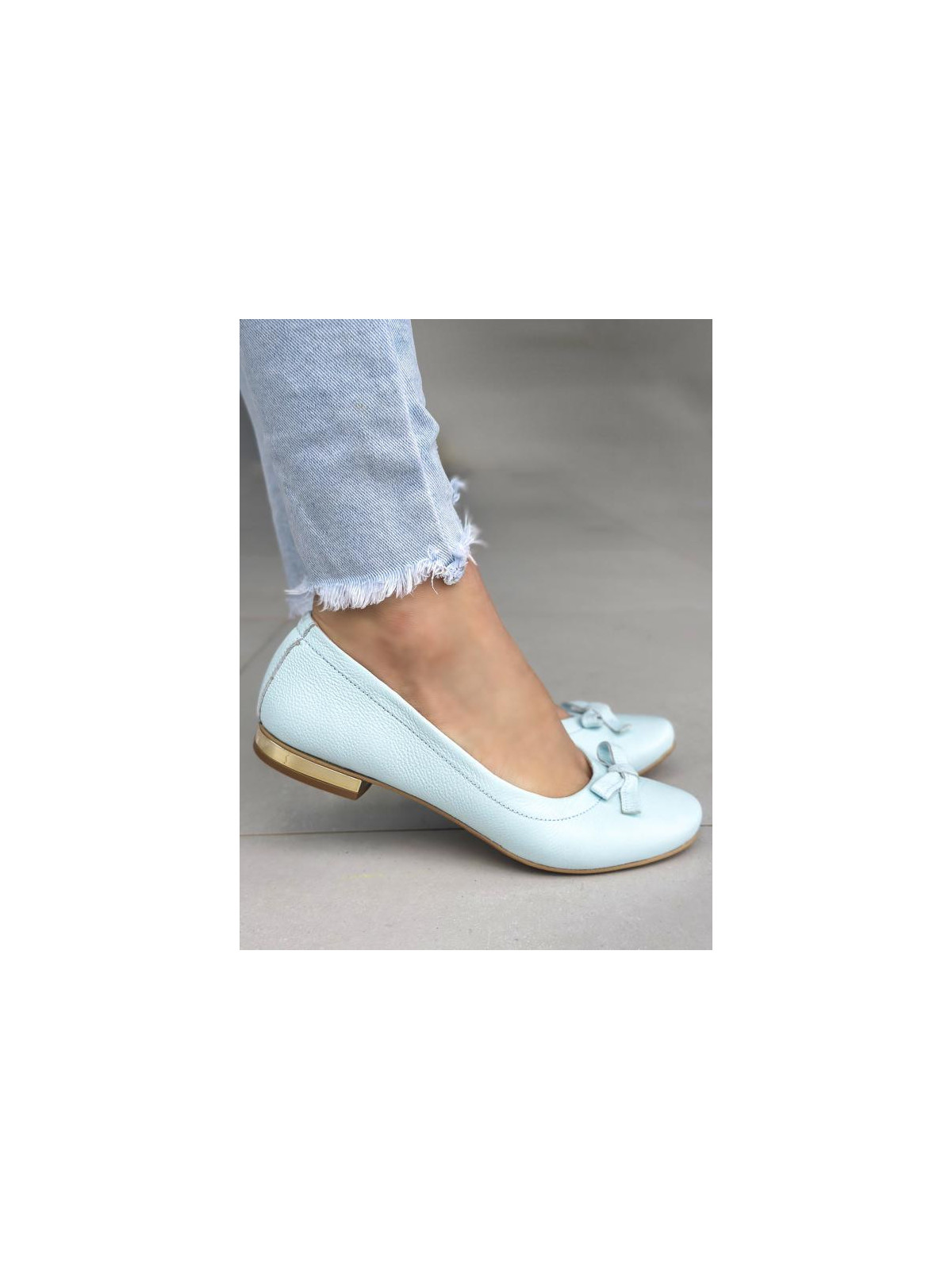 Niebieskie baleriny damskie skórzane