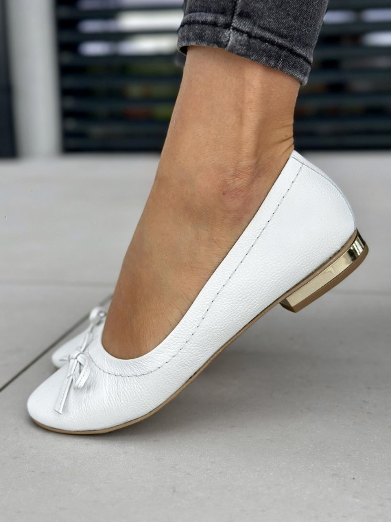 Białe baleriny damskie skórzane