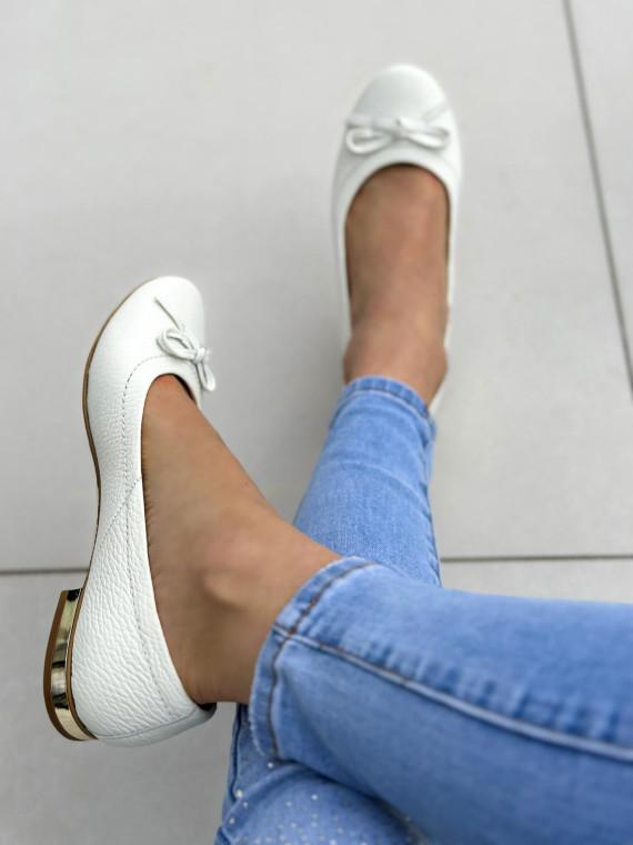 Białe baleriny damskie skórzane