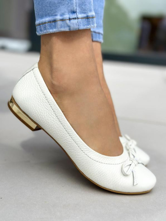 Białe baleriny damskie skórzane