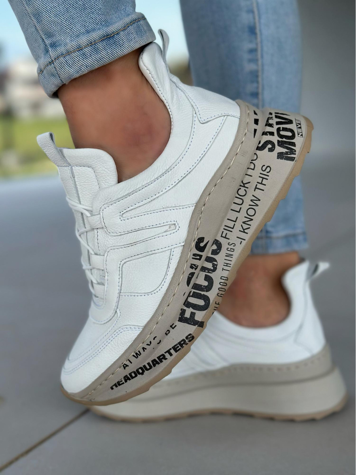 Biale-wygodne-sneakersy-damskie-skorzane-OLEKSY-polskiej-produkcji