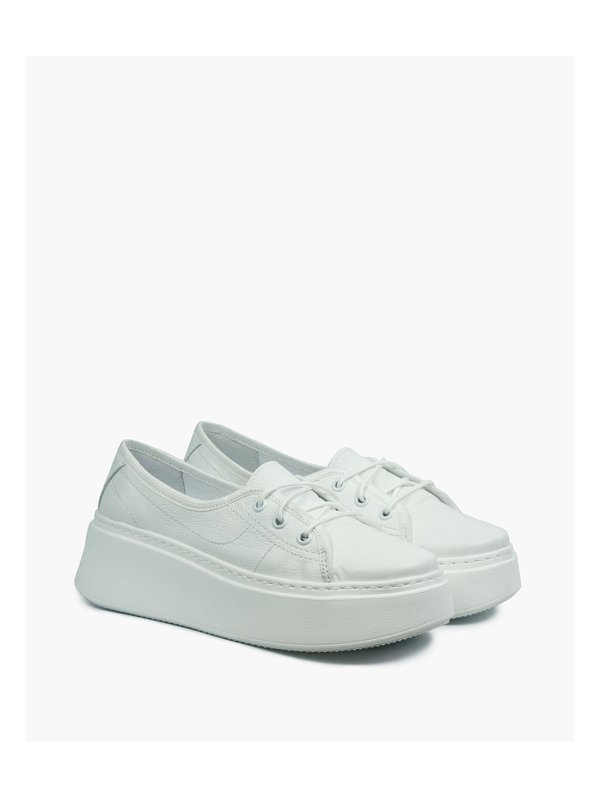 Białe trampki damskie skórzane