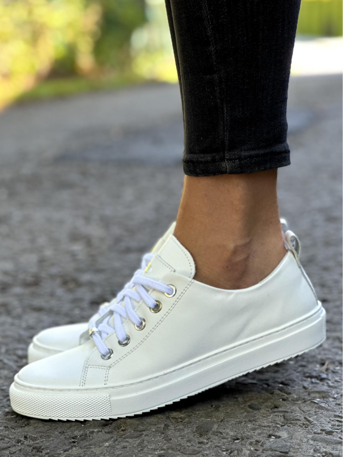 Białe trampki damskie  skórzane