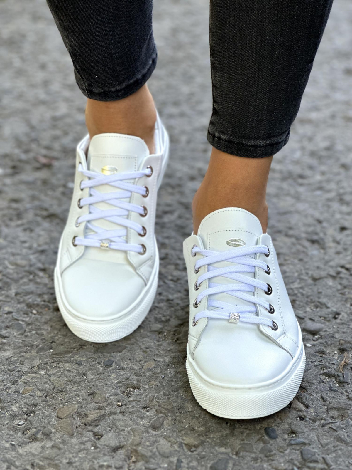 Białe trampki damskie  skórzane