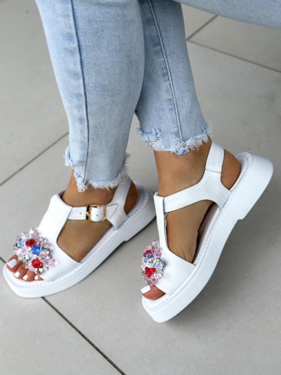 Białe sandały damskie skórzane