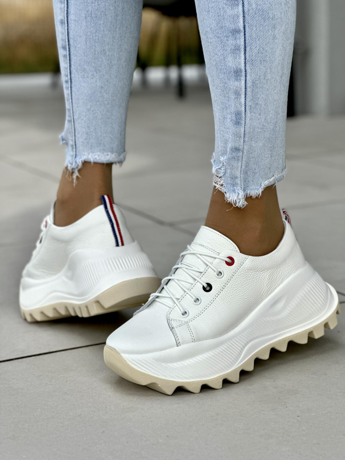 Białe sneakersy damskie skórzane OLEKSY polskiej produkcji