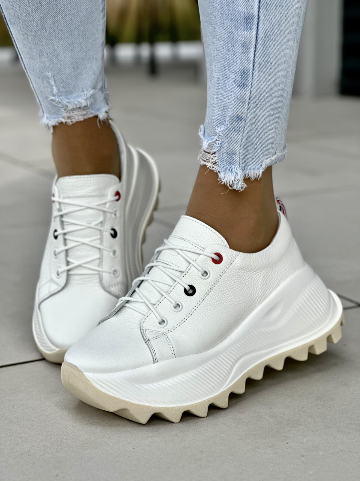 Białe sneakersy damskie skórzane OLEKSY polskiej produkcji