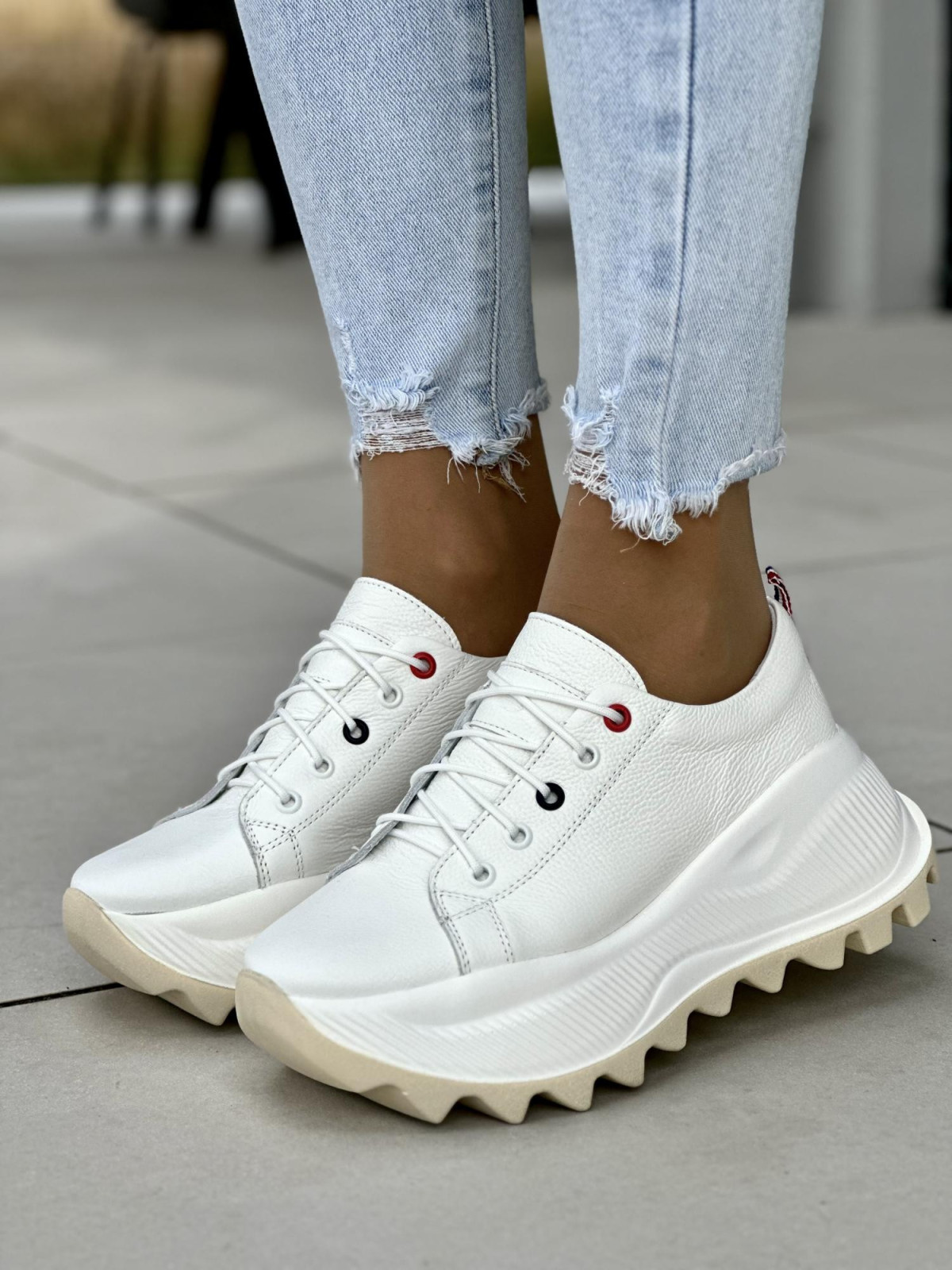 Białe sneakersy damskie skórzane OLEKSY polskiej produkcji