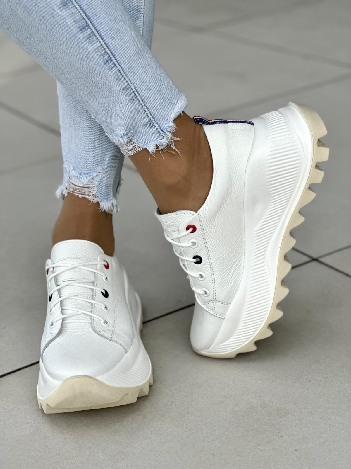 Białe sneakersy damskie skórzane OLEKSY polskiej produkcji