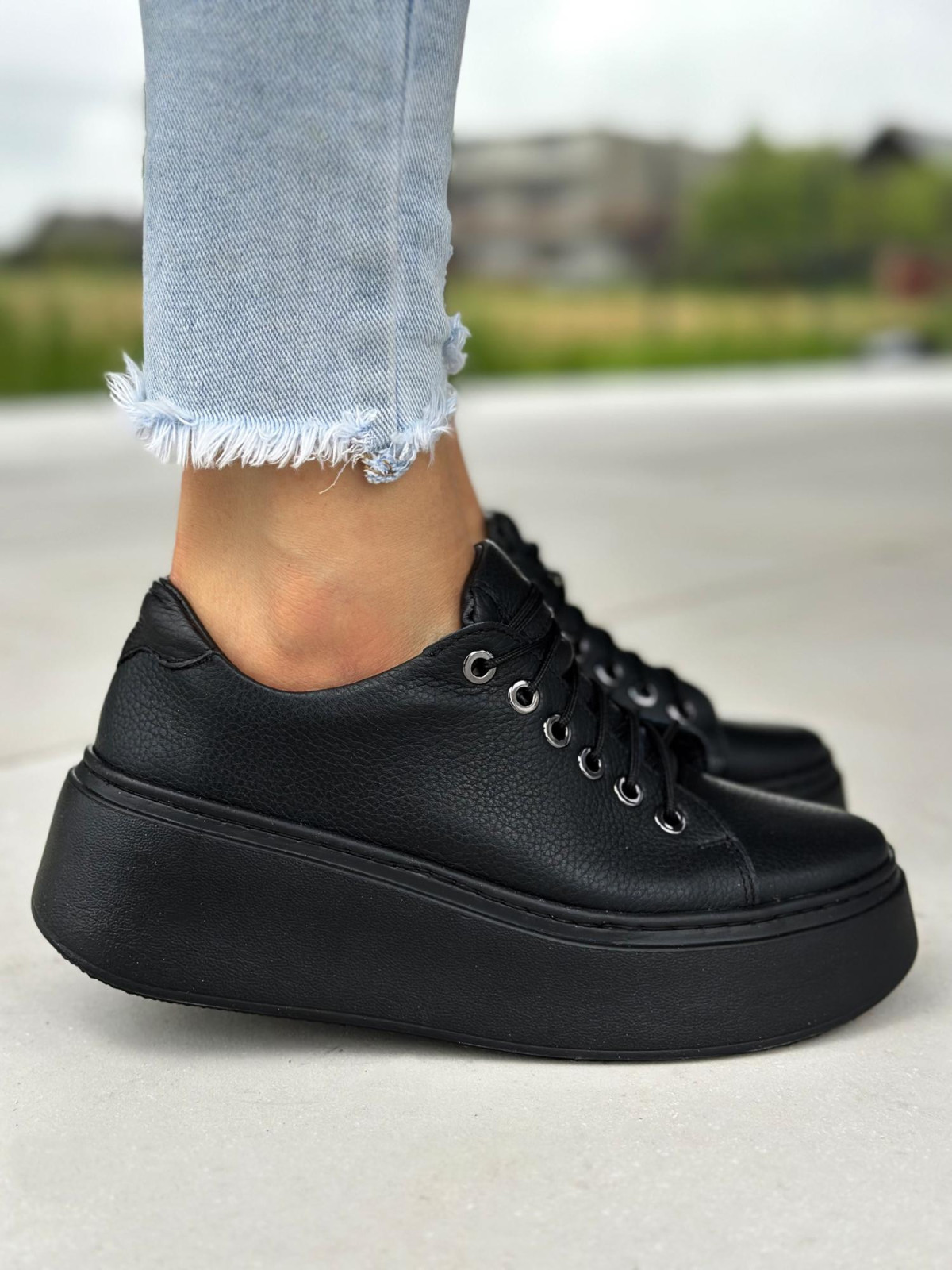 Czarne trampki damskie skórzane