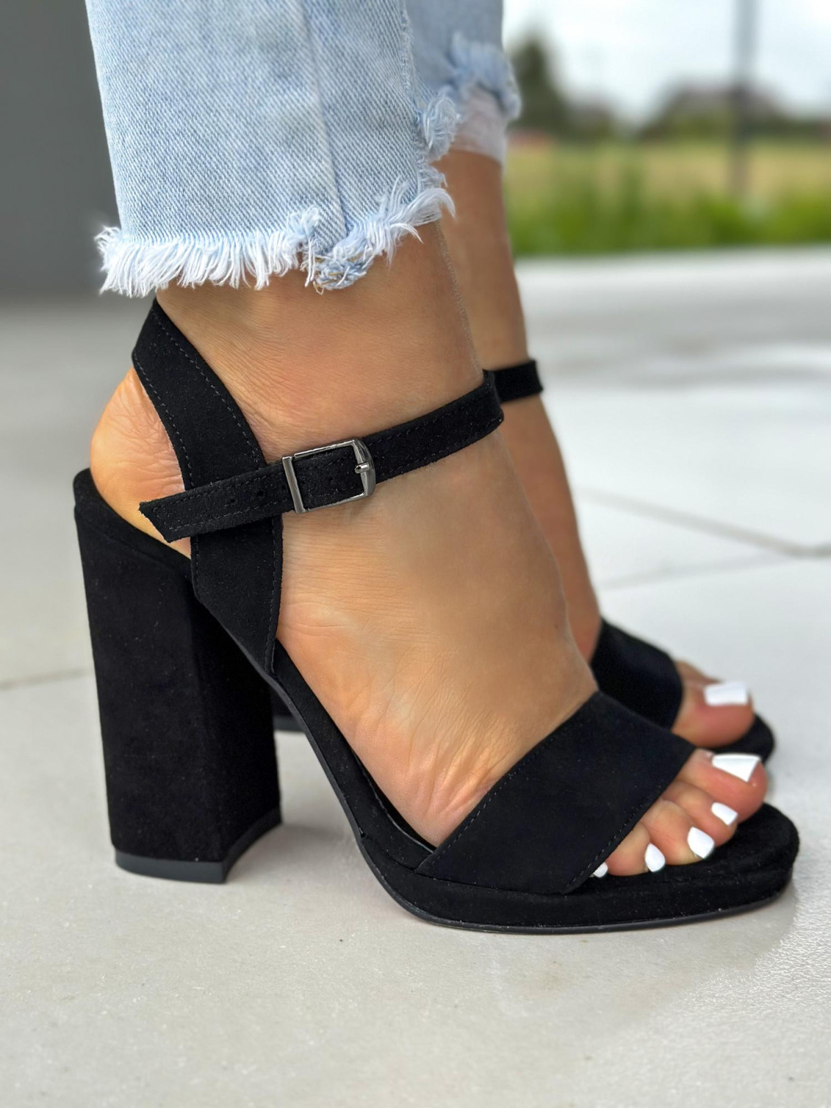 Czarne sandały damskie skórzane