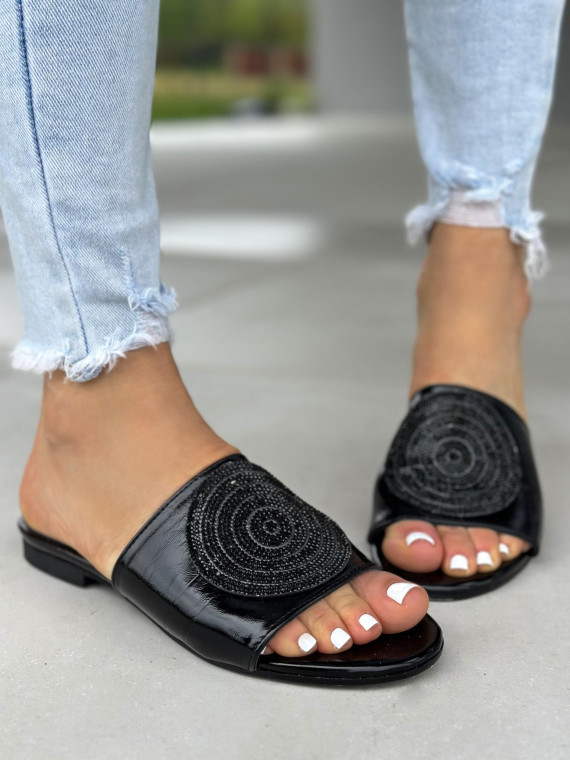 Czarne klapki damskie skórzane