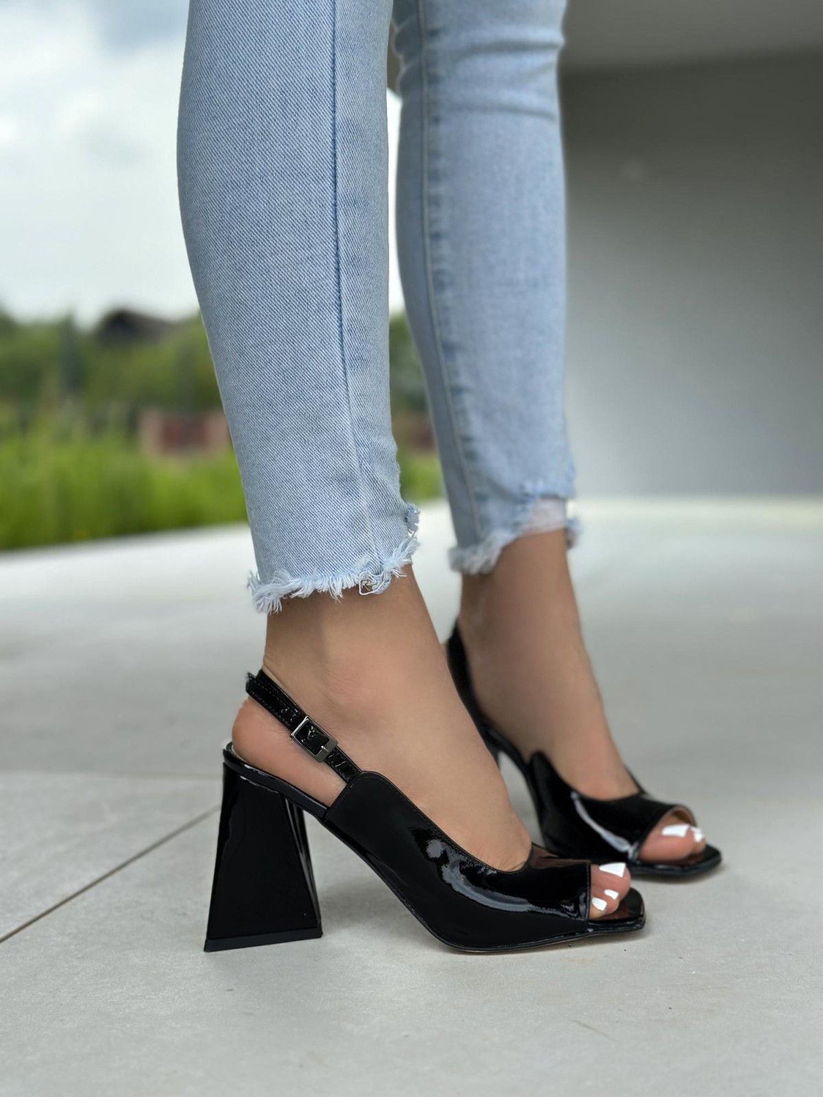 Czarne sandały damskie skórzane