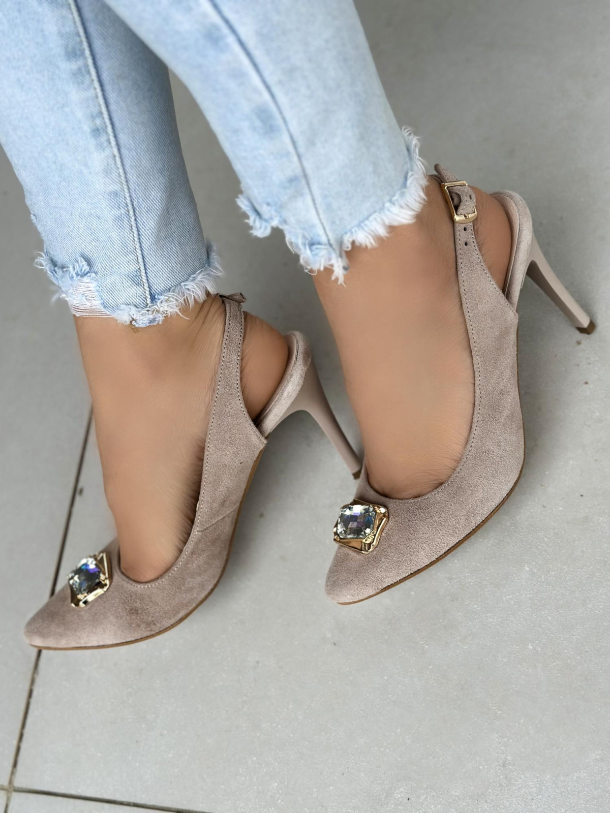 Czółenka beżowe damskie skórzane