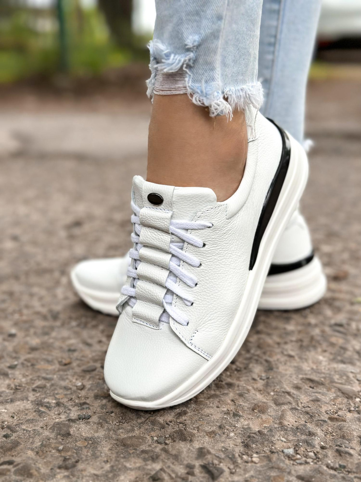 Białe trampki damskie skórzane